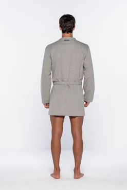 Bata corta hombre