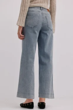Berta. Vaqueros wide leg