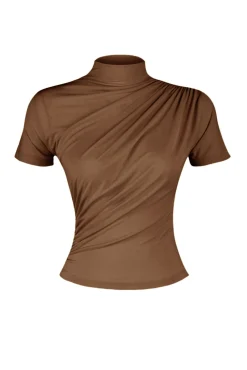 Blusa con cuello alto