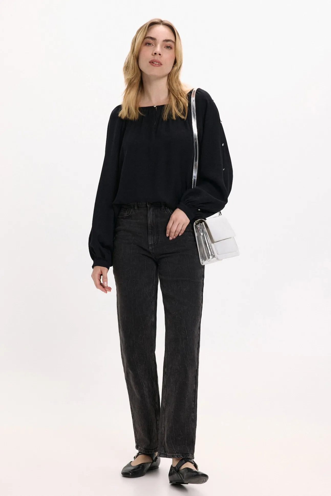 Blusa con mangas abotonadas