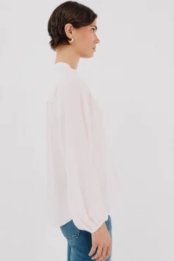 Blusa satinada fluida