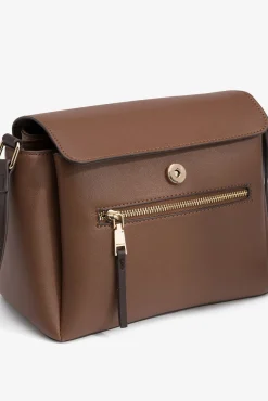 Bolso bandolera combinado con solapa