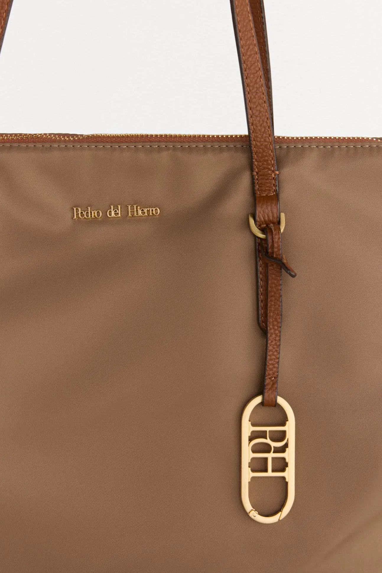 Bolso shopper nylon con cremallera