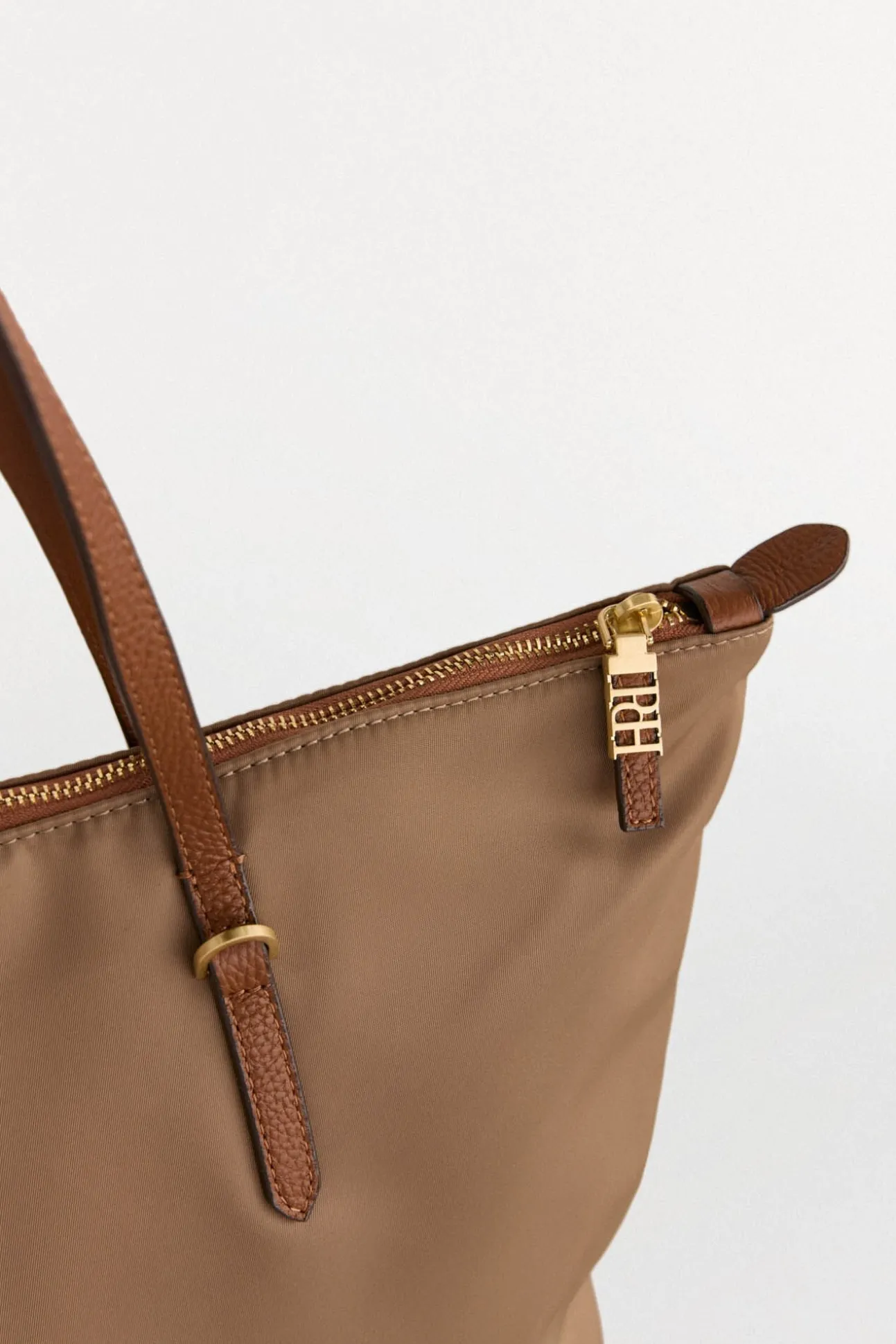 Bolso shopper nylon con cremallera