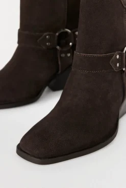 Botines de piel cowboy con aro y tachuelas