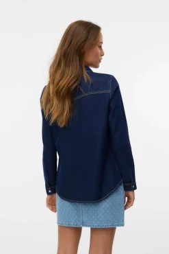 Camisa denim con bolsillos en el pecho