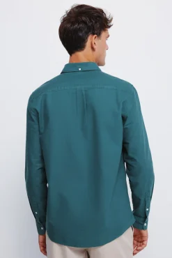 Camisa oxford tinte en prenda