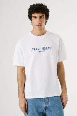 Camiseta de manga corta con logo y fantasia trasera.