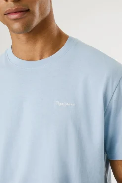 Camiseta de manga corta con logo bordado.