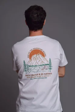 Camiseta Never Stop Exploring