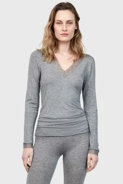 Camiseta termal cuello pico con encaje