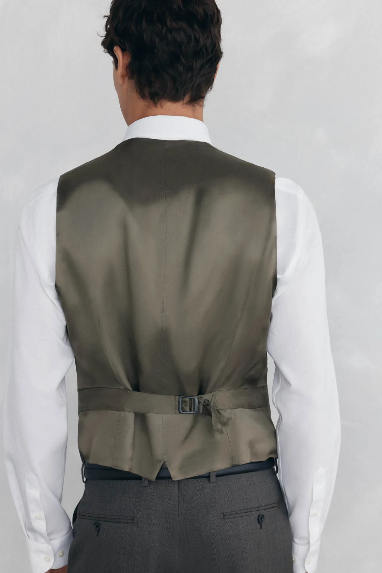 Chaleco tostado slim fit