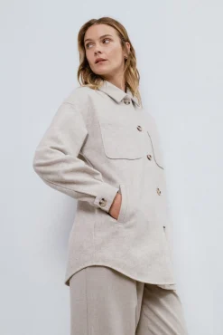 Chaqueta camisera abotonada