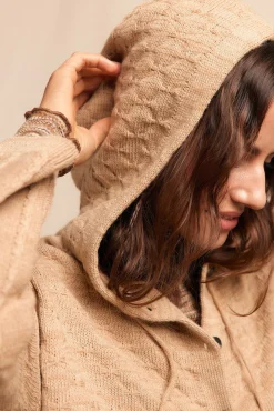 Chaqueta capucha punto
