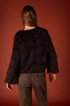 Chaqueta con flecos