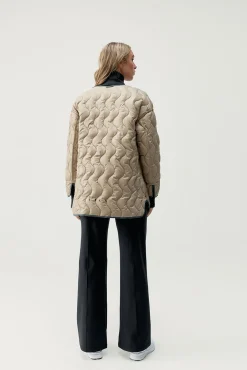 Chaqueta deportiva beige