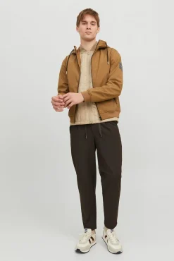 Chaqueta técnica con capucha