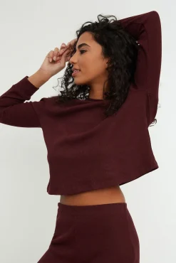 Conjunto de pijama de pana en color burdeos