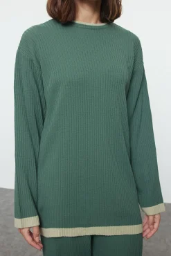 Conjunto pantalón y camiseta punto con ribetes
