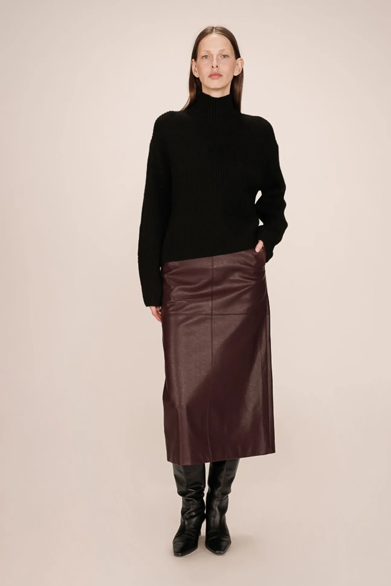 Falda larga midi en cuero