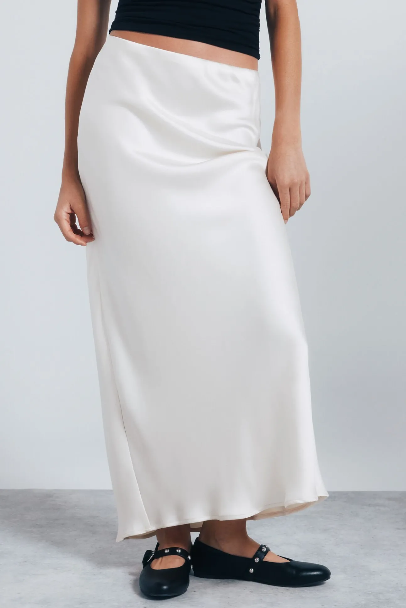 Falda midi satinada