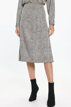 Falda midi vuelo