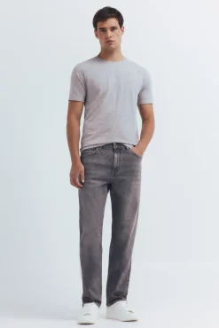 Jeans gris lavado regular fit