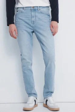 Jeans lavado claro slim fit