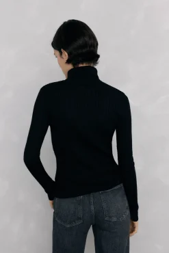 Jersey cuello cisne básico ochitos