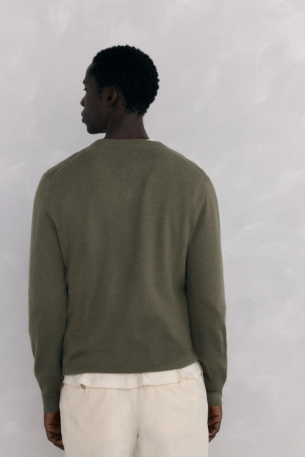 Jersey cuello pico lana merino y cashmere