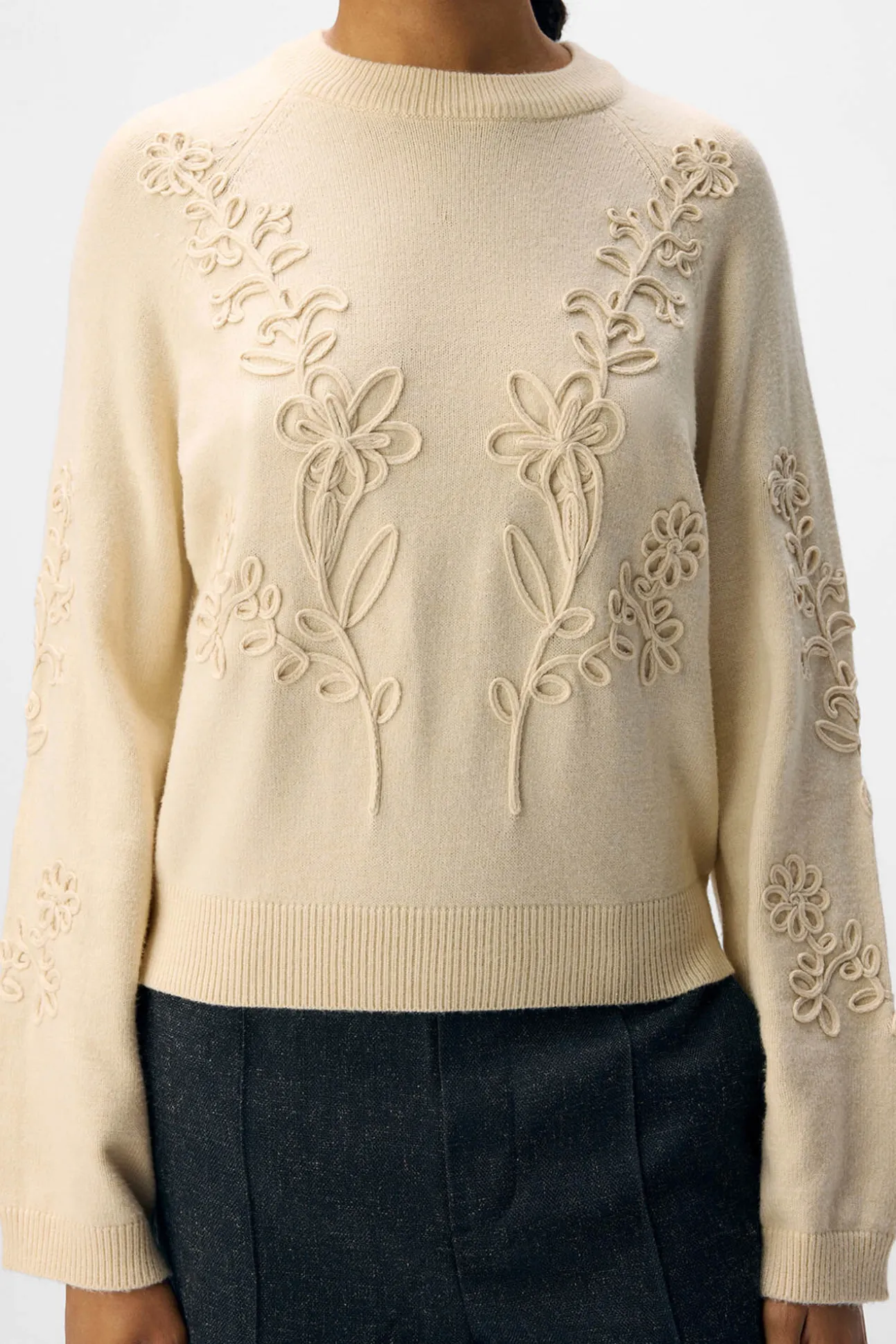 Jersey punto bordado flores