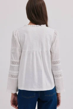 Marina. Camiseta bordada