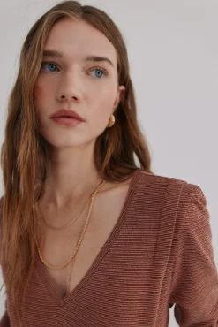 Micaela. Camiseta con solapa