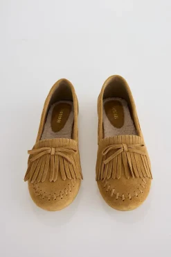 Mocasín flecos serraje
