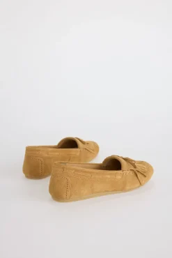 Mocasín flecos serraje