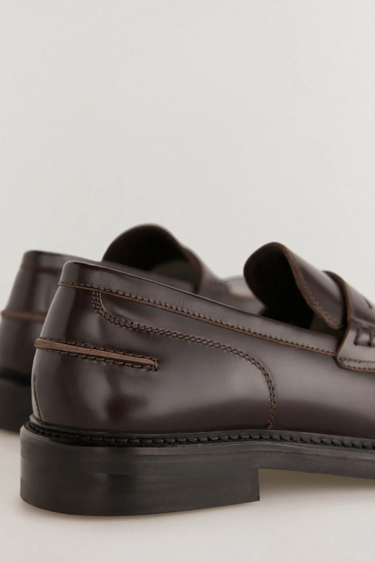 Mocasín vestir piel