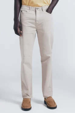 Pantalón 5 bolsillos color slim fit