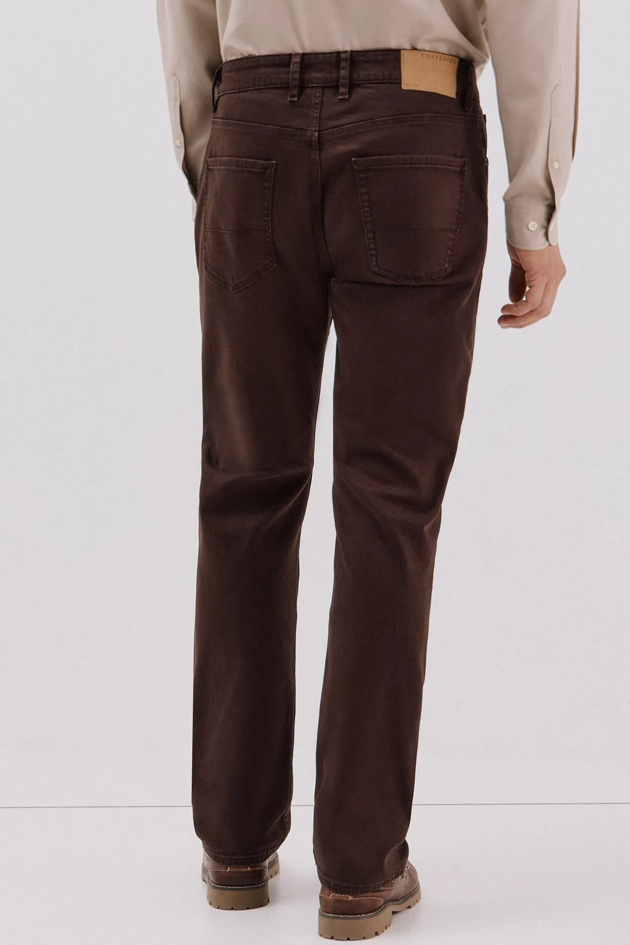 Pantalón 5 bolsillos color regular fit