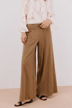 Pantalón ancho cortes