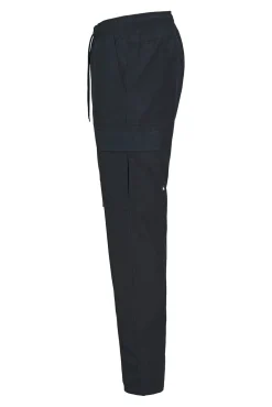 Pantalón cargo con bolsillos laterale