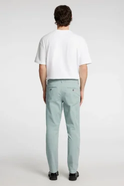 Pantalón chino Slim Fit confeccionado con algodón orgánico