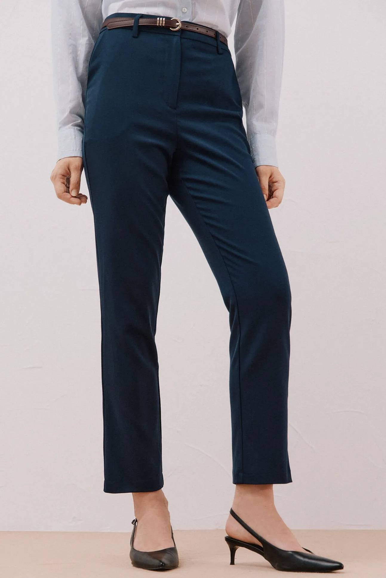 Pantalón de vestir con cinturón