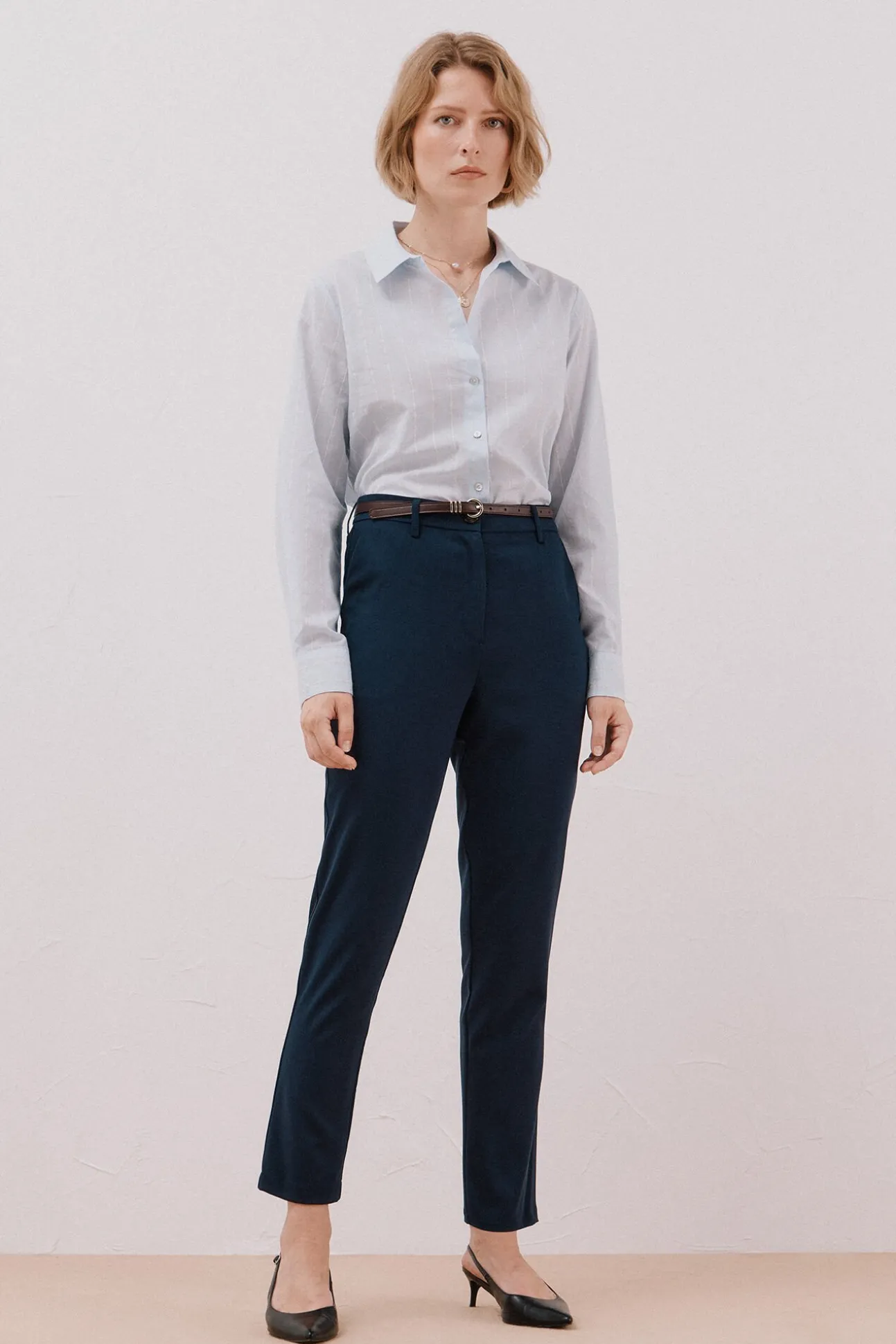 Pantalón de vestir con cinturón