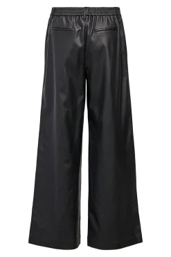 Pantalón efecto piel