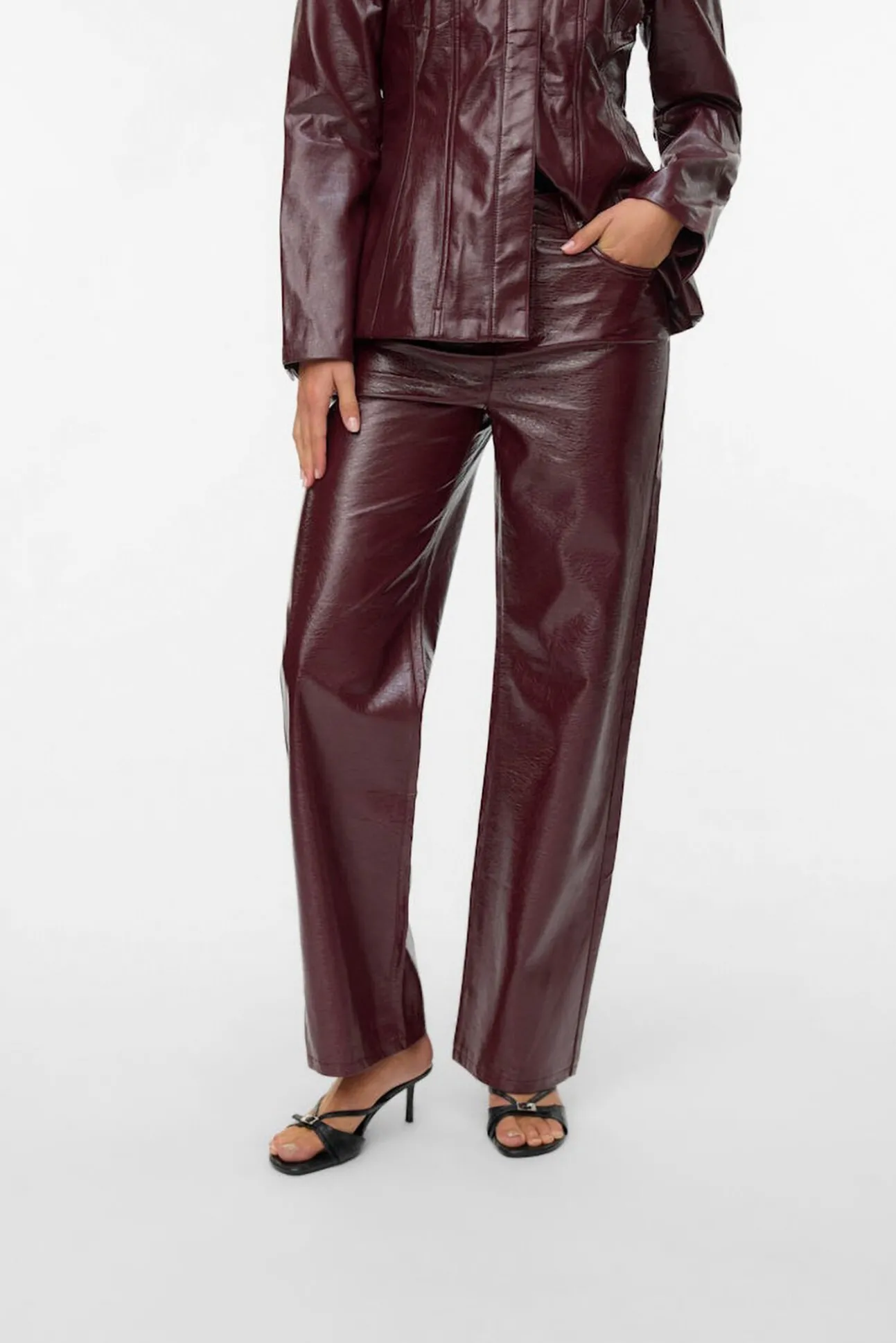 Pantalón encerado efecto brillo