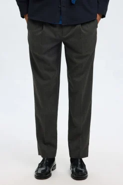 Pantalón informal con pinza