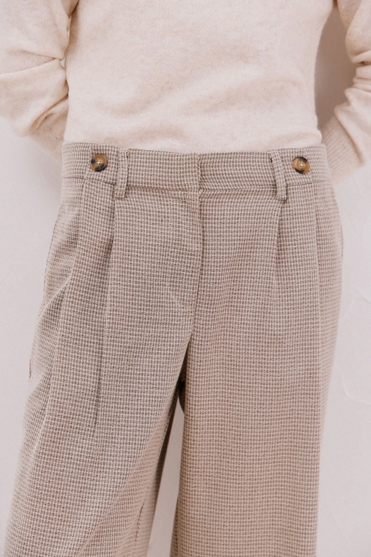 Pantalón largo ancho con pinzas