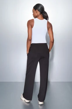 Pantalón largo ancho suave