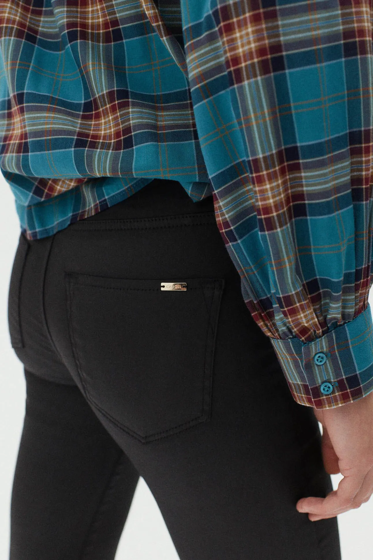 Pantalón slim algodón elástico