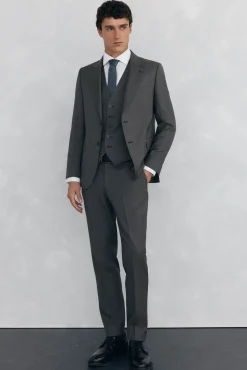 Pantalón tostado slim fit